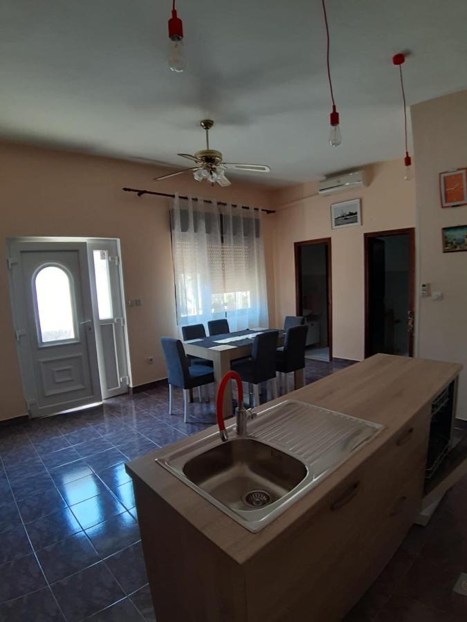 Apartment T&L วีร์ ภายนอก รูปภาพ