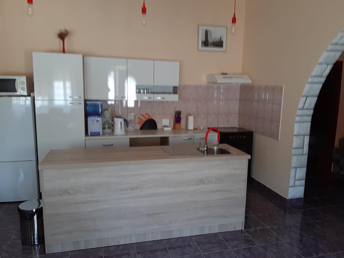 Apartment T&L วีร์ ภายนอก รูปภาพ